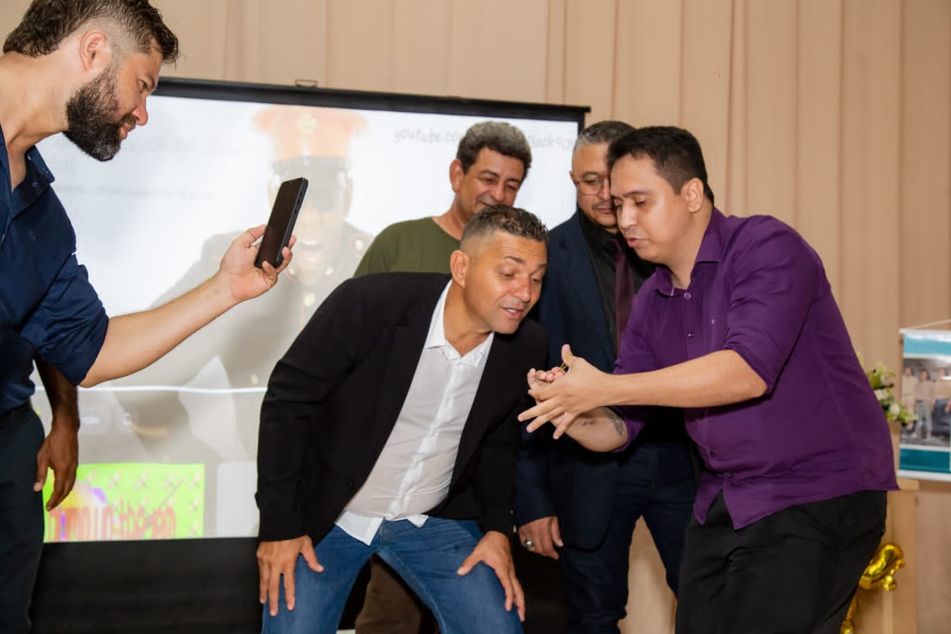 John Ilusionista em apresentação em evento
