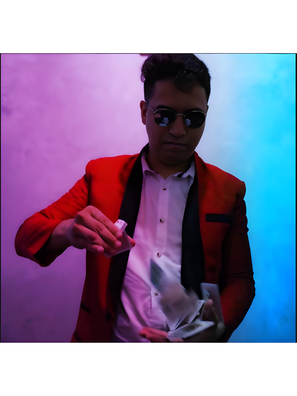 John Ilusionista — ilusionista profissional realizando truque de cartas